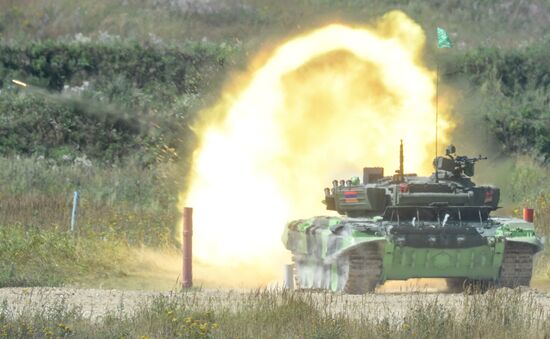 2016 Army Games. Tank Biathlon