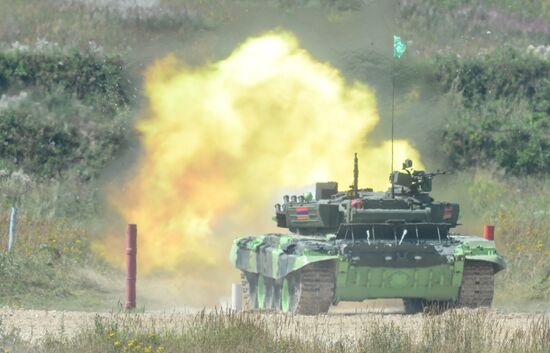 2016 Army Games. Tank Biathlon