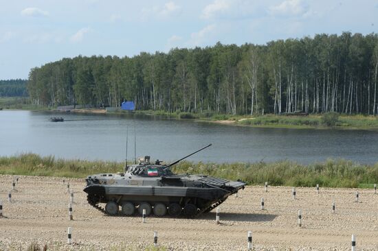 2016 Army Games. Tank Biathlon
