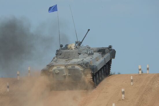 2016 Army Games. Tank Biathlon