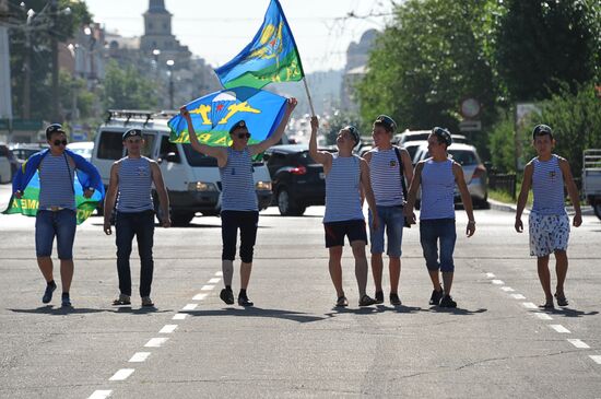 Celebrating Airborne Force Day in Russian cities