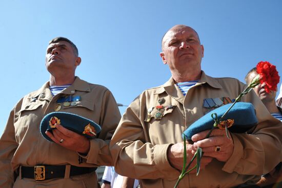 Celebrating Airborne Force Day in Russian cities