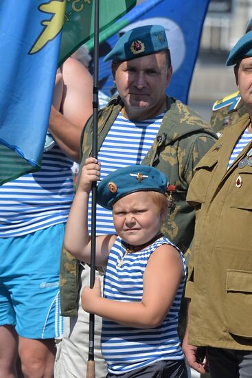 Celebrating Airborne Force Day in Russian cities