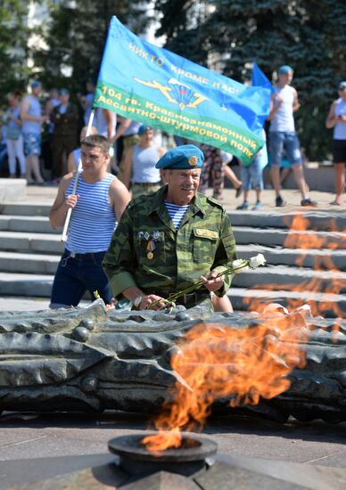 Celebrating Airborne Force Day in Russian cities