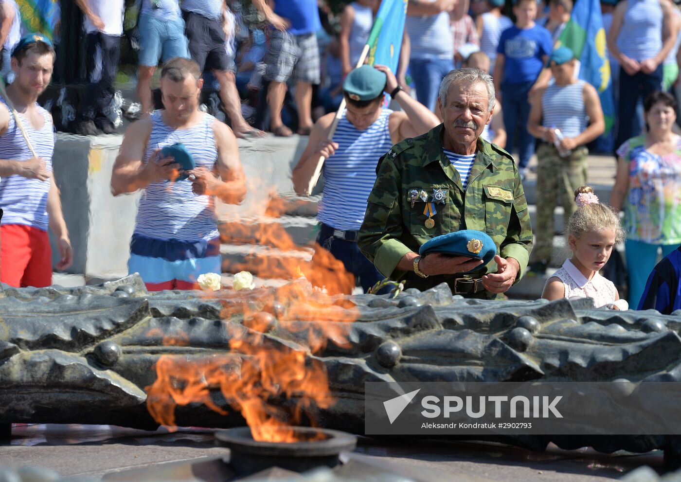 Celebrating Airborne Force Day in Russian cities