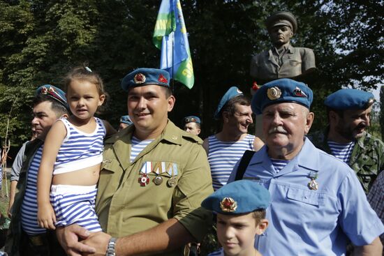 Celebrating Airborne Force Day in Russian cities