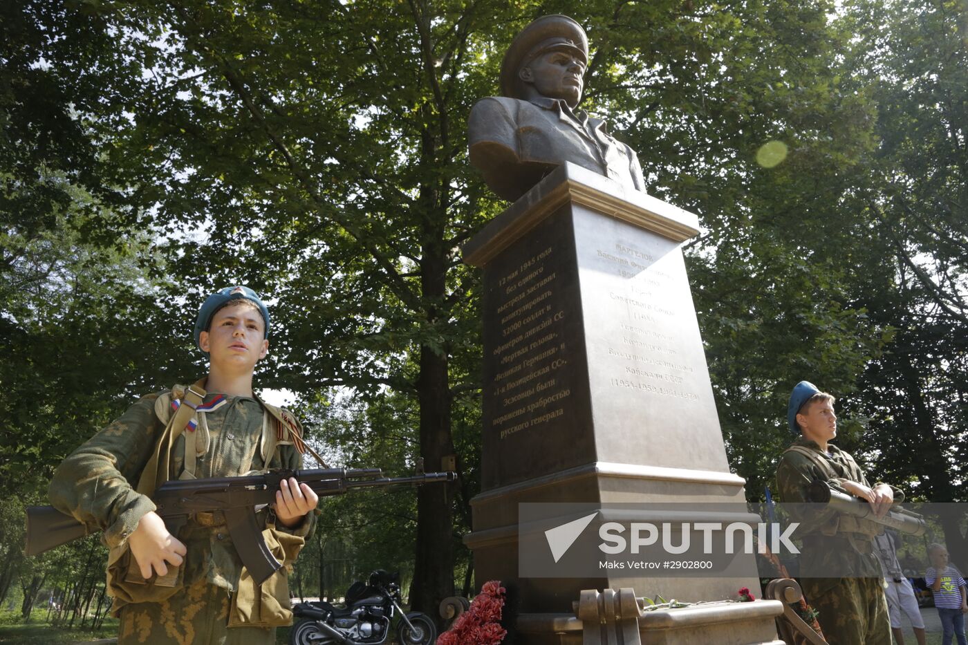 Celebrating Airborne Force Day in Russian cities