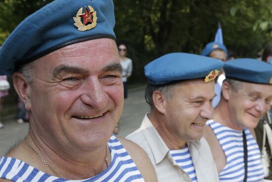 Celebrating Airborne Force Day in Russian cities