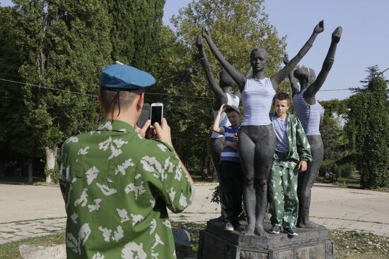 Celebrating Airborne Force Day in Russian cities