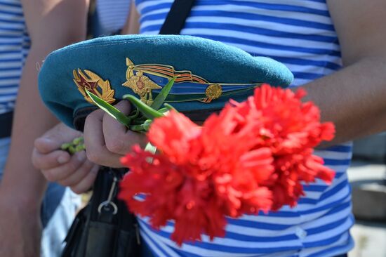 Celebrating Airborne Force Day in Russian cities