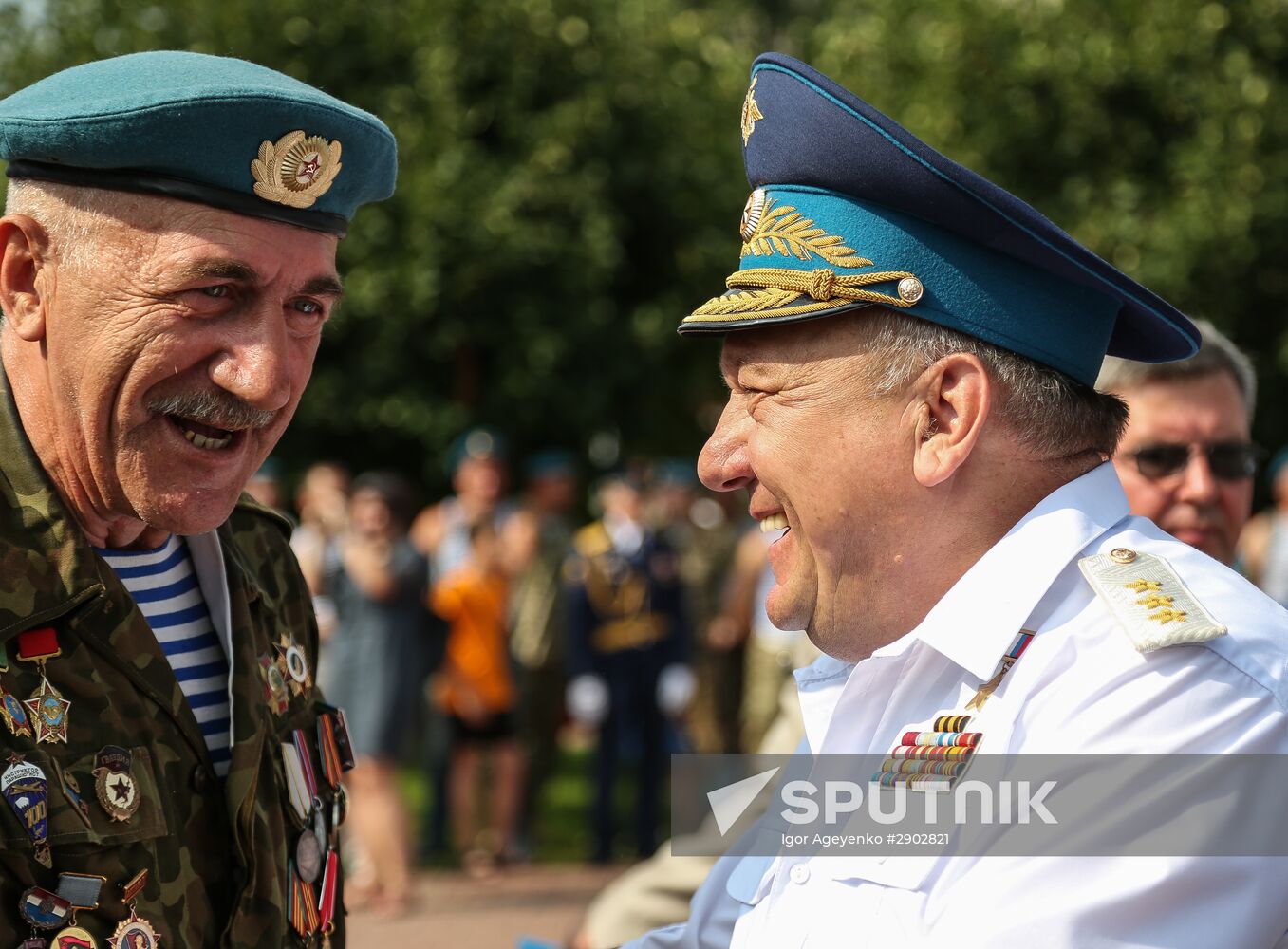 Celebrating Airborne Force Day in Russian cities