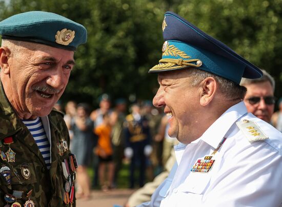 Celebrating Airborne Force Day in Russian cities