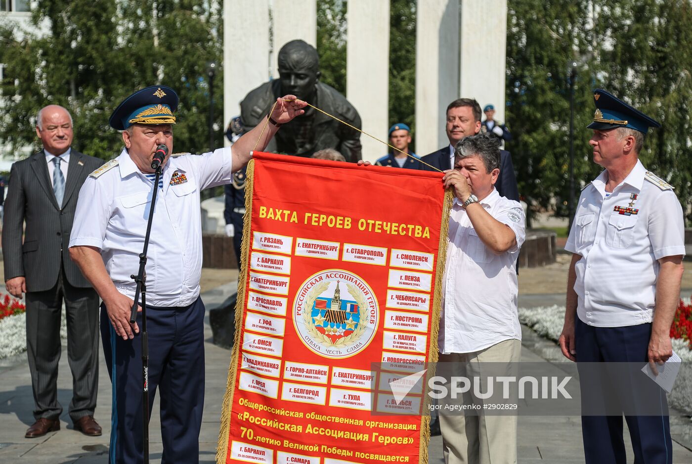 Celebrating Airborne Force Day in Russian cities