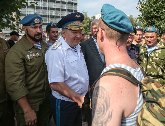 Celebrating Airborne Force Day in Russian cities