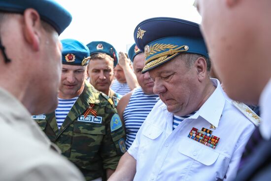 Celebrating Airborne Force Day in Russian cities