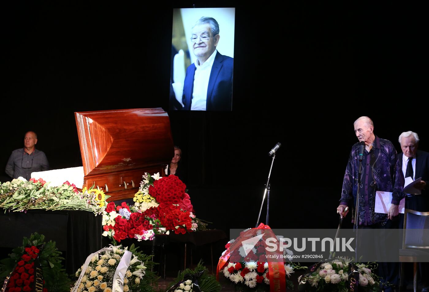 Paying last respects to Fazil Iskander