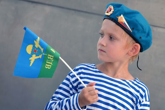 Celebrating Airborne Force Day in Russian cities