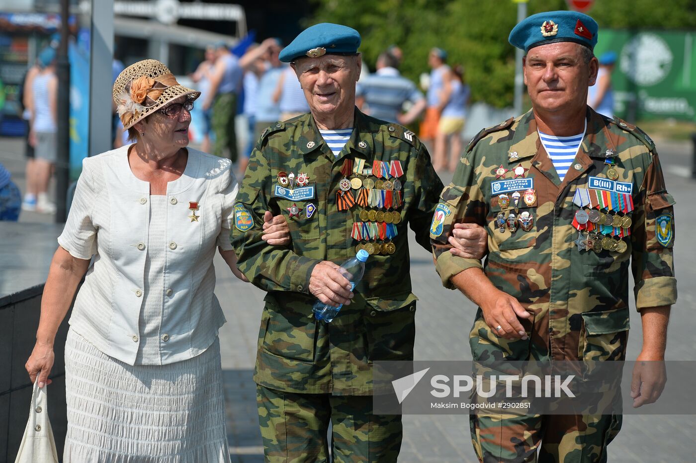 Celebrating Airborne Force Day in Russian cities