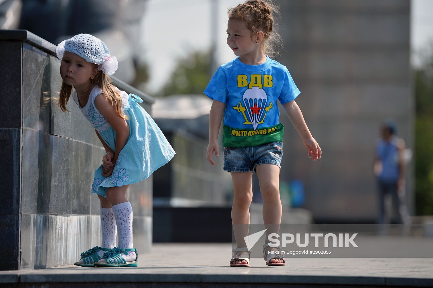Celebrating Airborne Force Day in Russian cities