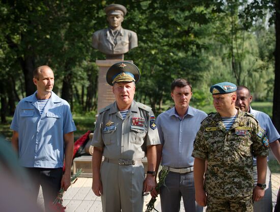 Celebrating Airborne Force Day in Russian cities