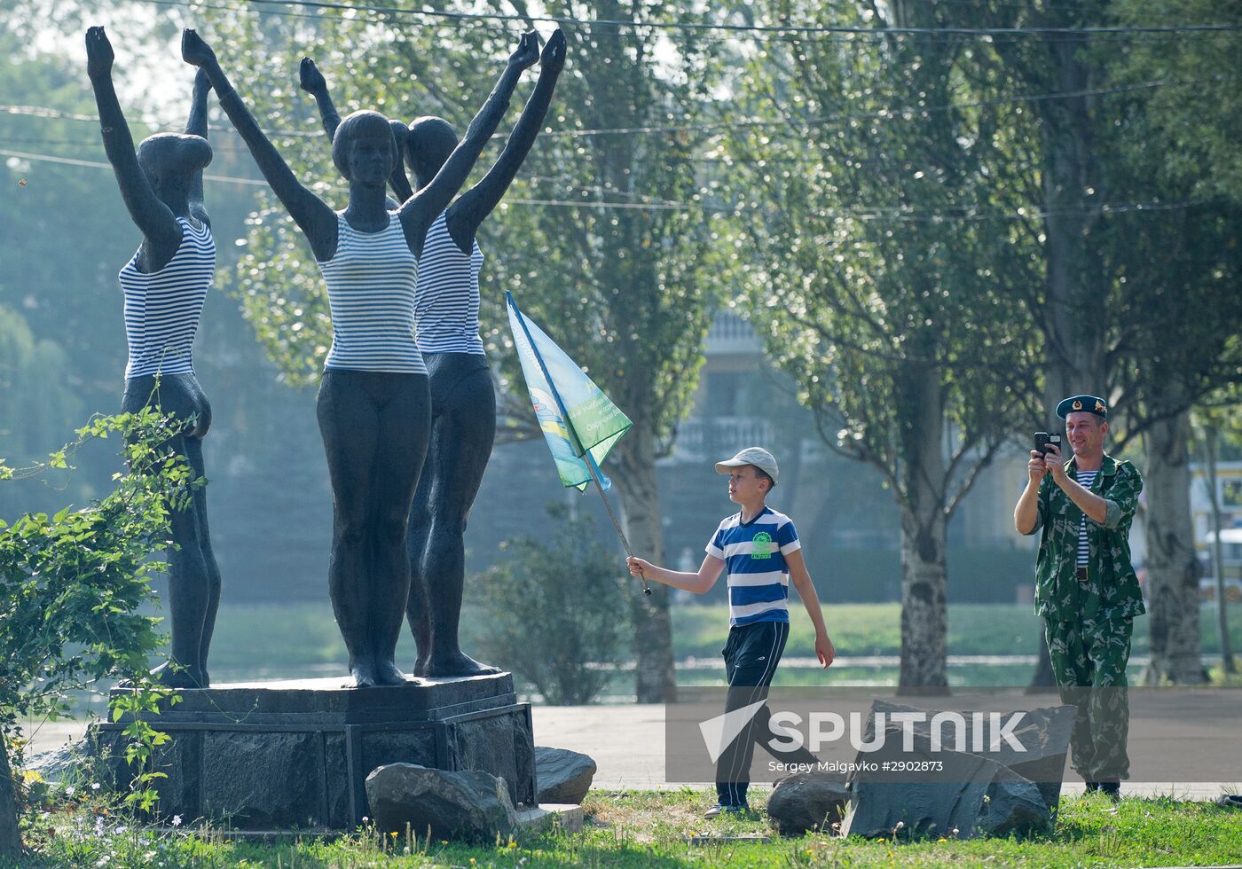 Celebrating Airborne Force Day in Russian cities