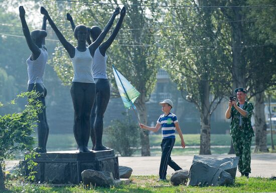 Celebrating Airborne Force Day in Russian cities