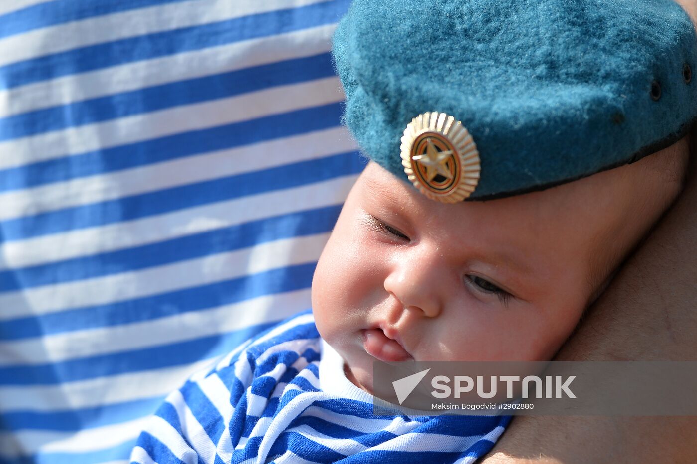 Celebrating Airborne Force Day in Russian cities