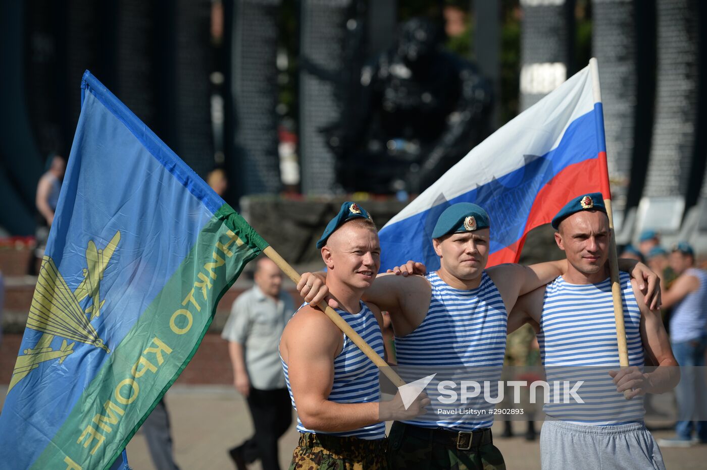 Celebrating Airborne Force Day in Russian cities