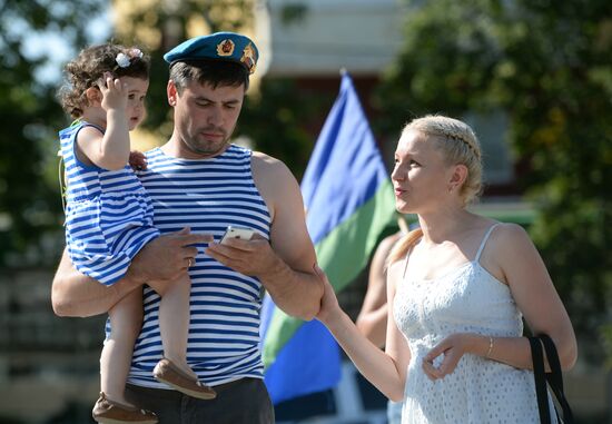 Celebrating Airborne Force Day in Russian cities