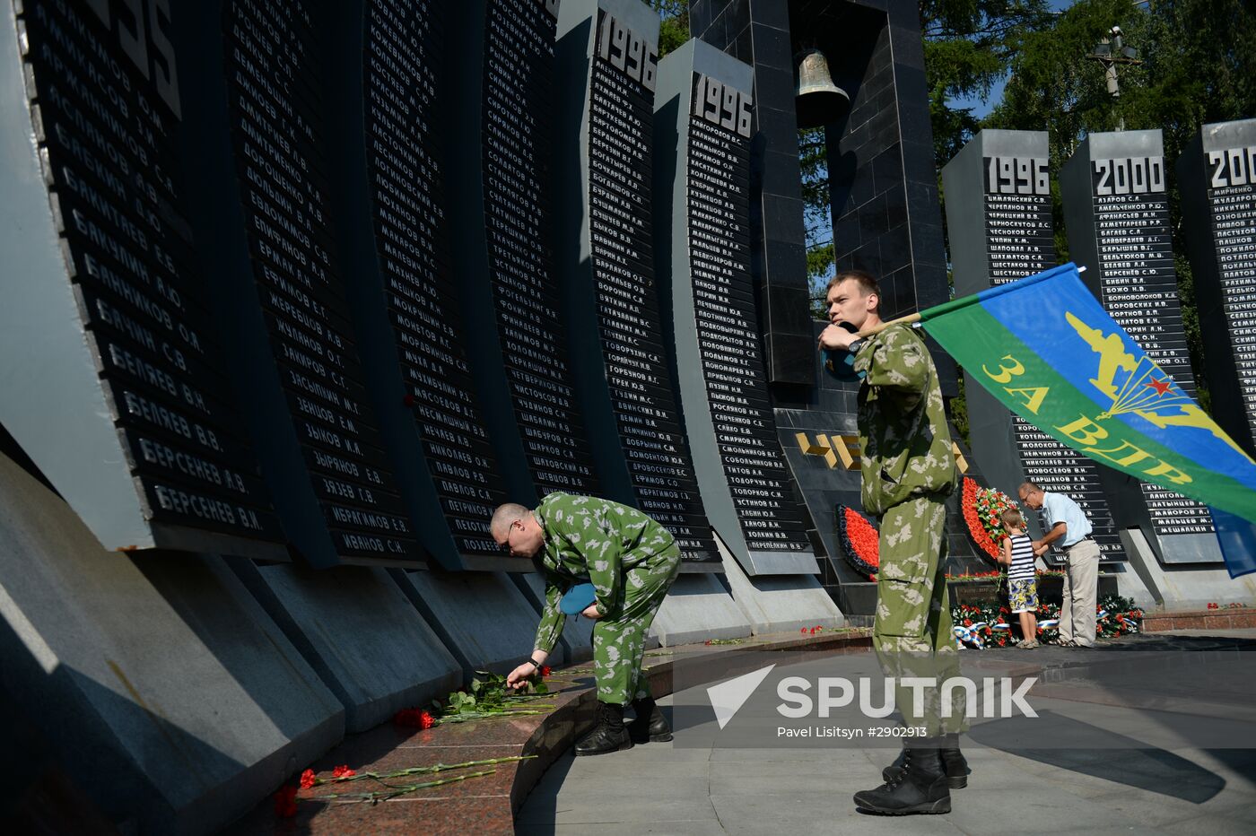 Celebrating Airborne Force Day in Russian cities