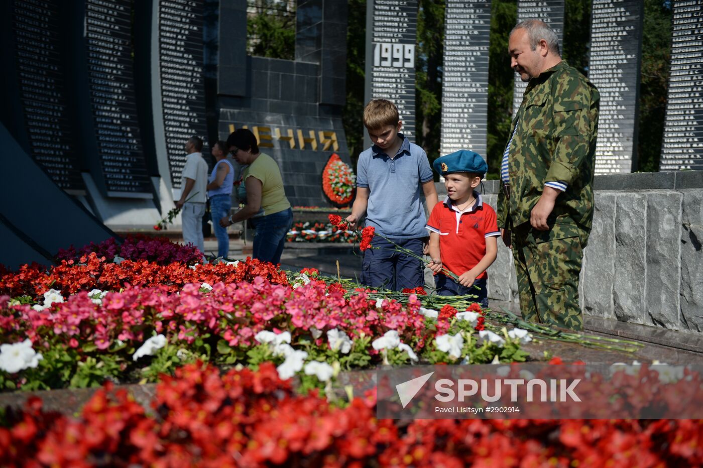 Celebrating Airborne Force Day in Russian cities