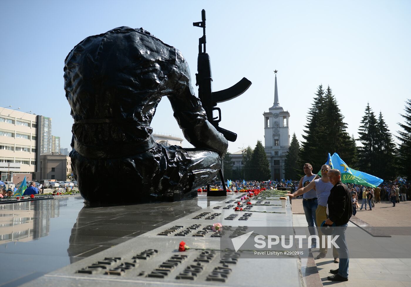 Celebrating Airborne Force Day in Russian cities