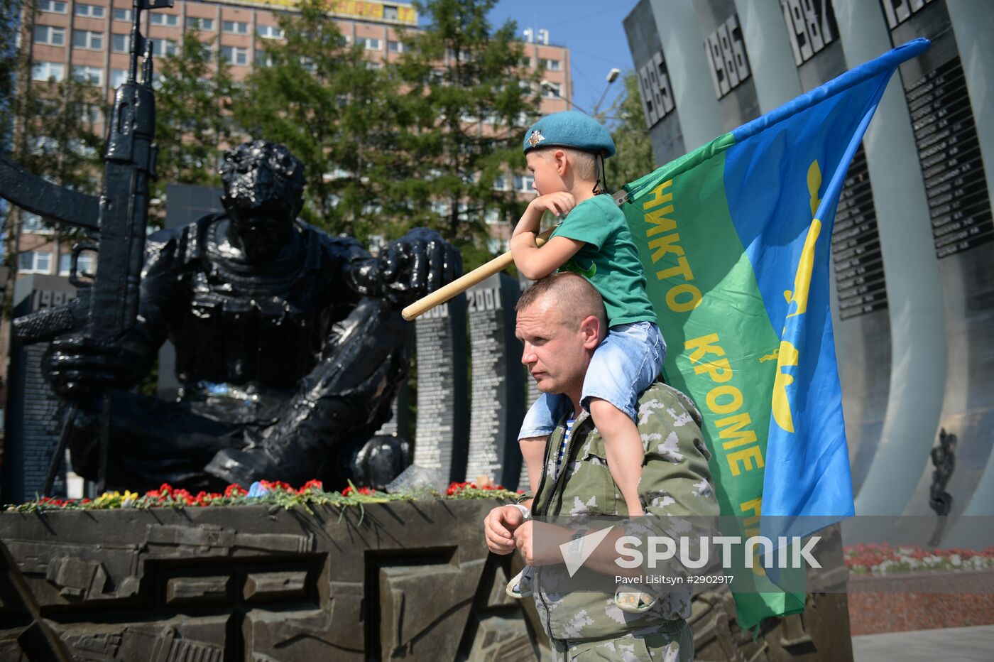 Celebrating Airborne Force Day in Russian cities