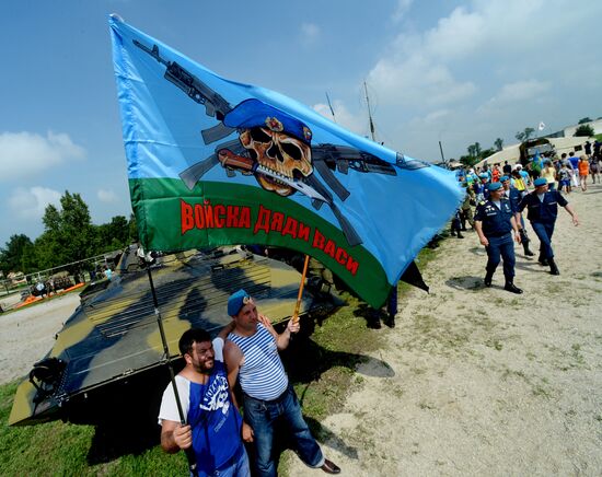 Celebrating Airborne Force Day in Russian cities