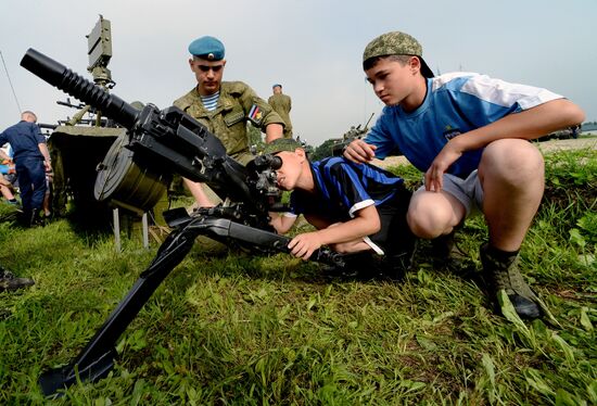 Celebrating Airborne Force Day in Russian cities