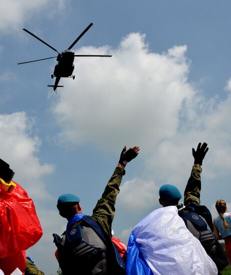 Celebrating Airborne Force Day in Russian cities