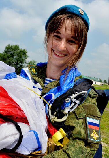 Celebrating Airborne Force Day in Russian cities