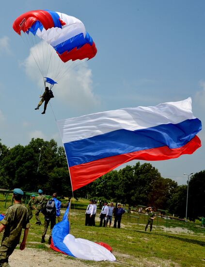 Celebrating Airborne Force Day in Russian cities