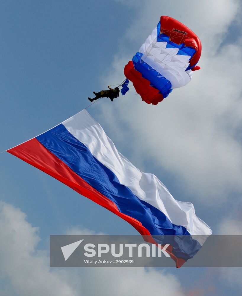 Celebrating Airborne Force Day in Russian cities