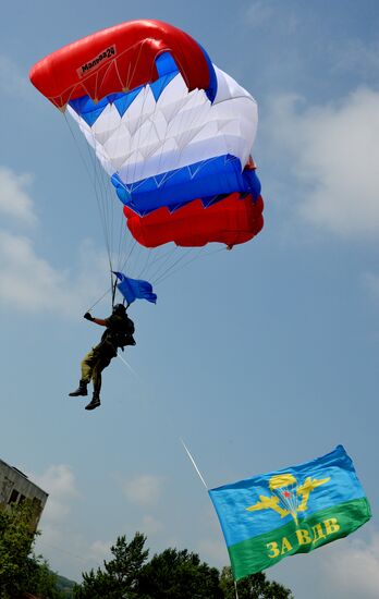 Celebrating Airborne Force Day in Russian cities