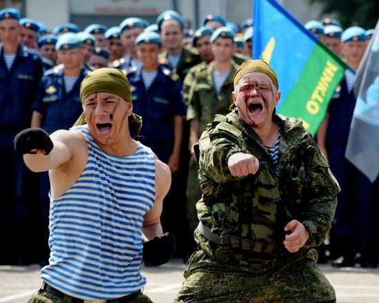 Celebrating Airborne Force Day in Russian cities