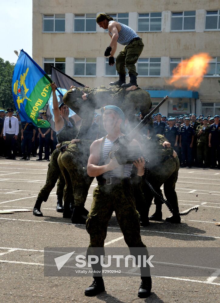 Celebrating Airborne Force Day in Russian cities