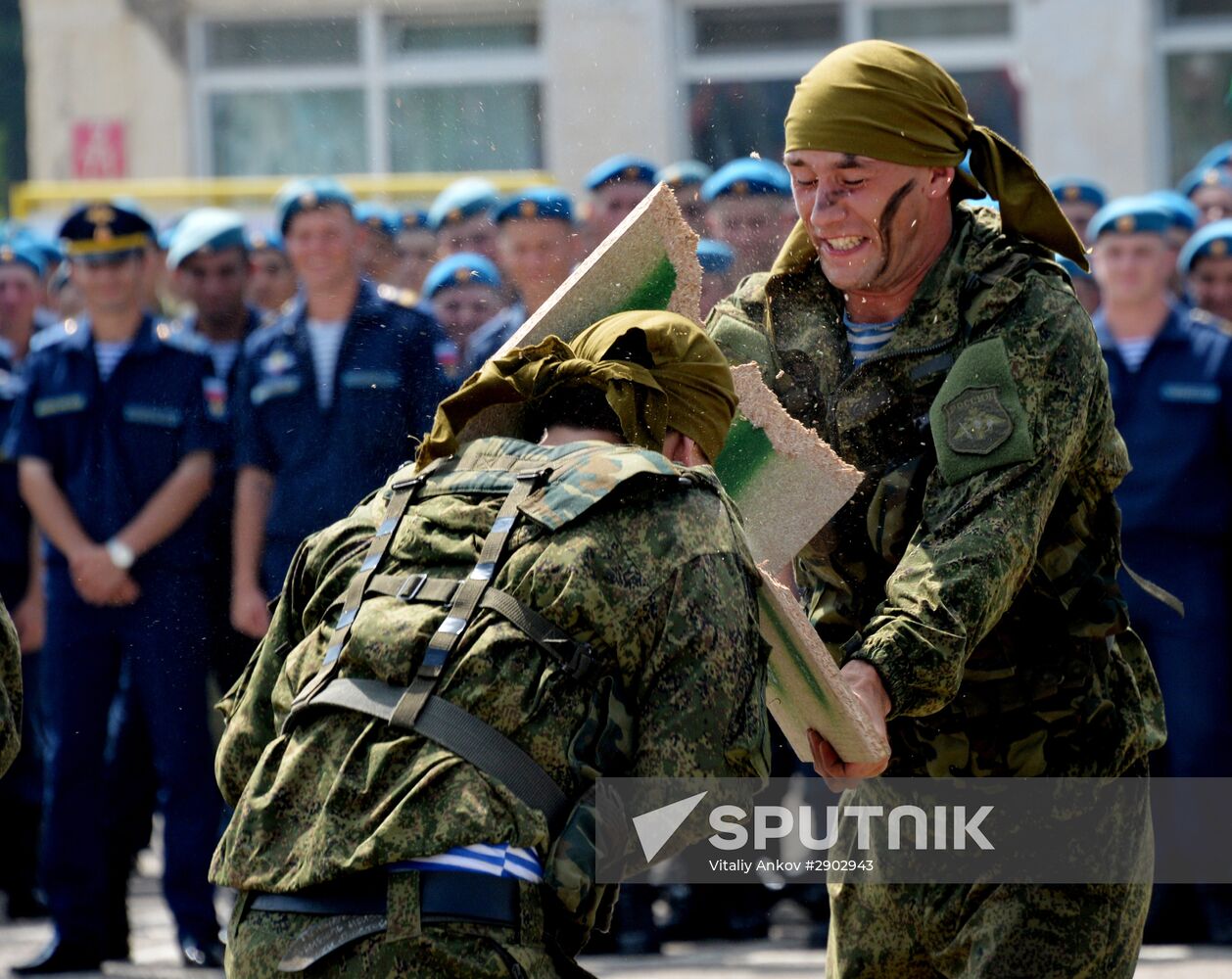 Celebrating Airborne Force Day in Russian cities