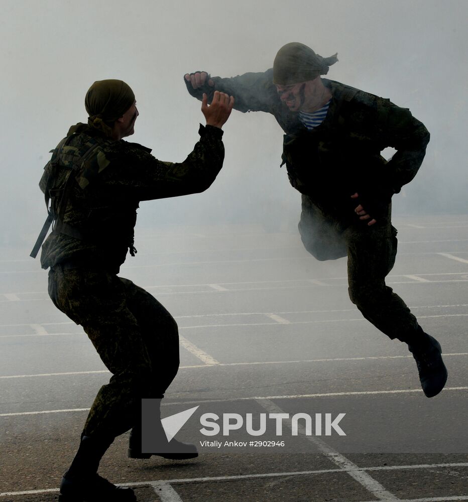 Celebrating Airborne Force Day in Russian cities