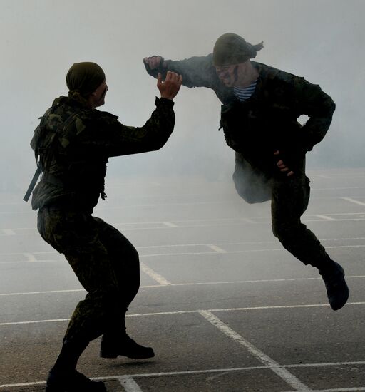 Celebrating Airborne Force Day in Russian cities