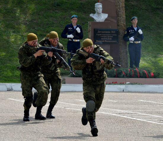 Celebrating Airborne Force Day in Russian cities