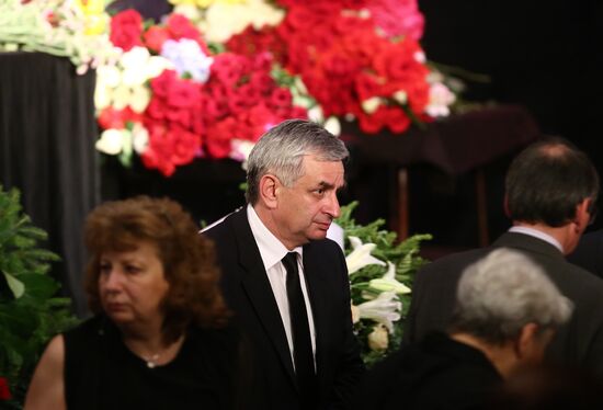 Paying last respects to Fazil Iskander