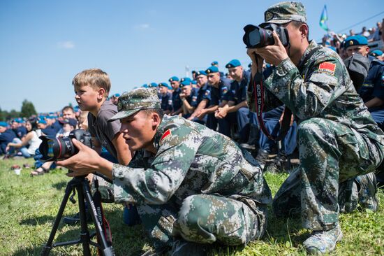 Celebrating Airborne Force Day in Russian cities