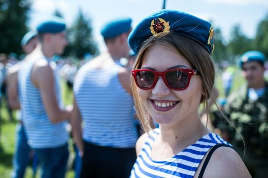 Celebrating Airborne Force Day in Russian cities