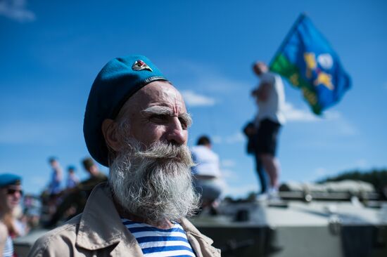 Celebrating Airborne Force Day in Russian cities